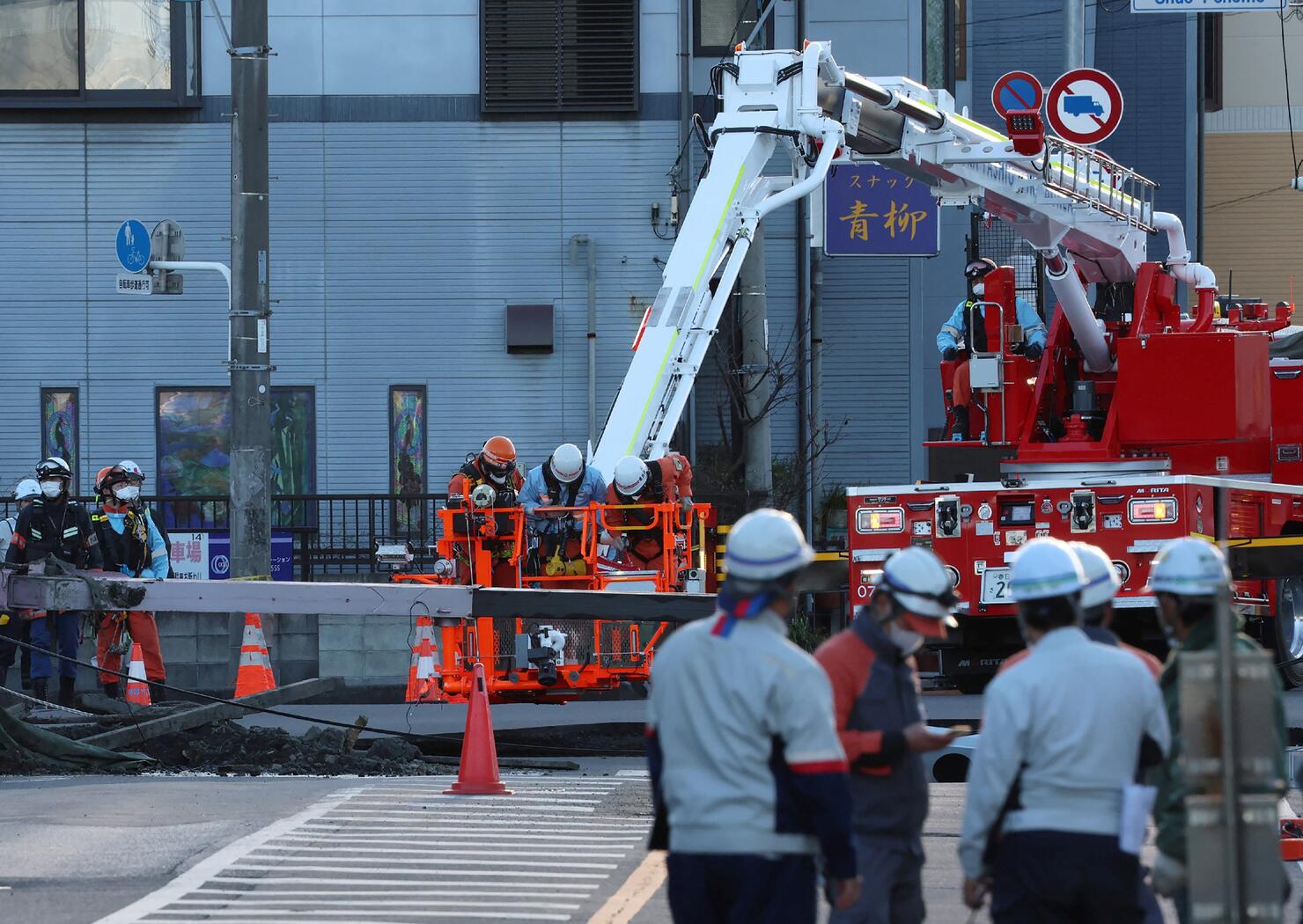 JAPAN-ACCIDENT-EMERGENCY-SINKHOLE