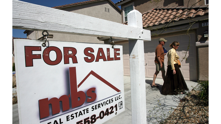 Foreclosed Homes Are The Attraction On Repo Bus Tours