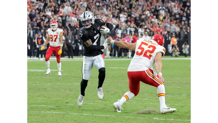 Kansas City Chiefs v Las Vegas Raiders