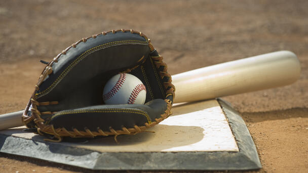 Yanks Swept, Mets Win; WNBA Scores