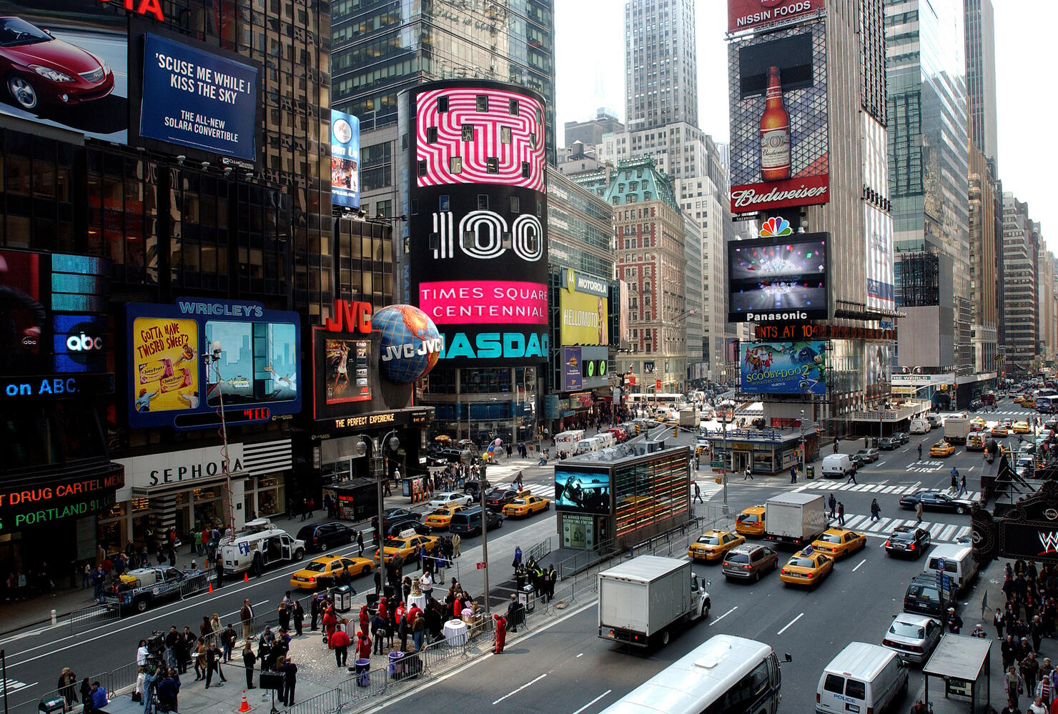 Times Square Celebrates 100th Anniversary