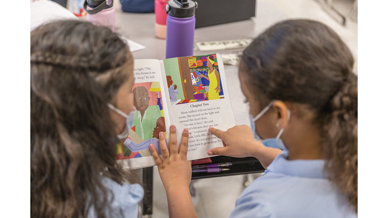 Elementary School In Louisville, KY Returns To In Person Learning After 2 Weeks Of Online Class During Omicron Surge