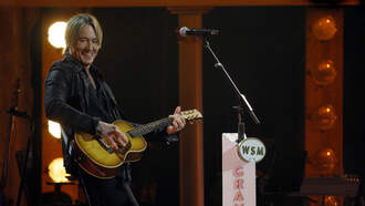 Keith Urban Went Into the Crowd to Hug a Cancer Survivor at a Show