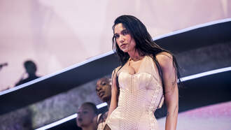 Dua Lipa Covers ‘Royals’ by Lorde