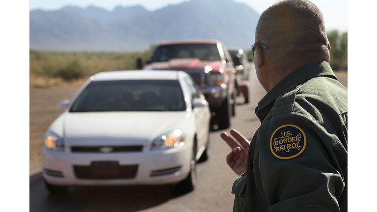 Border Agents Struggle To Keep Immigrants From Illegally Crossing AZ Border