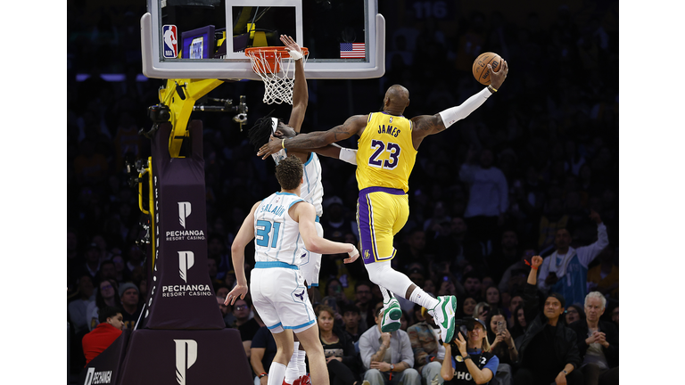 Charlotte Hornets v Los Angeles Lakers