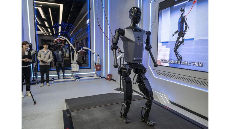 Beijing Set To Showcase World's First Humanoid Half Marathon