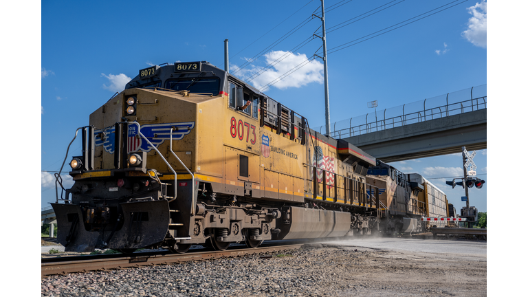 Union Pacific Railroad Post Flat Quarterly Earnings, Signaling Slowness And Inflationary Impacts On Economy