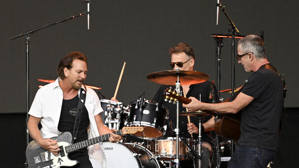 Today in History: Pearl Jam Buys Land To Offset Tour's Carbon Emissions