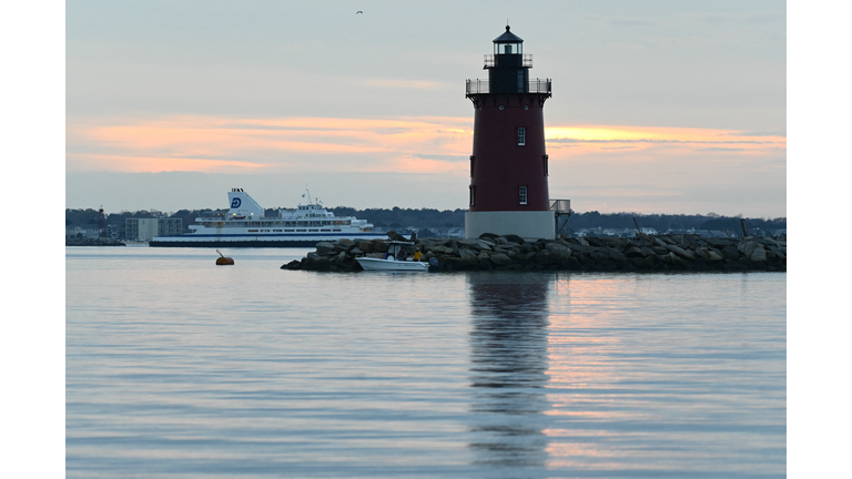US-NATURE-BAY-LIGHTHOUSE