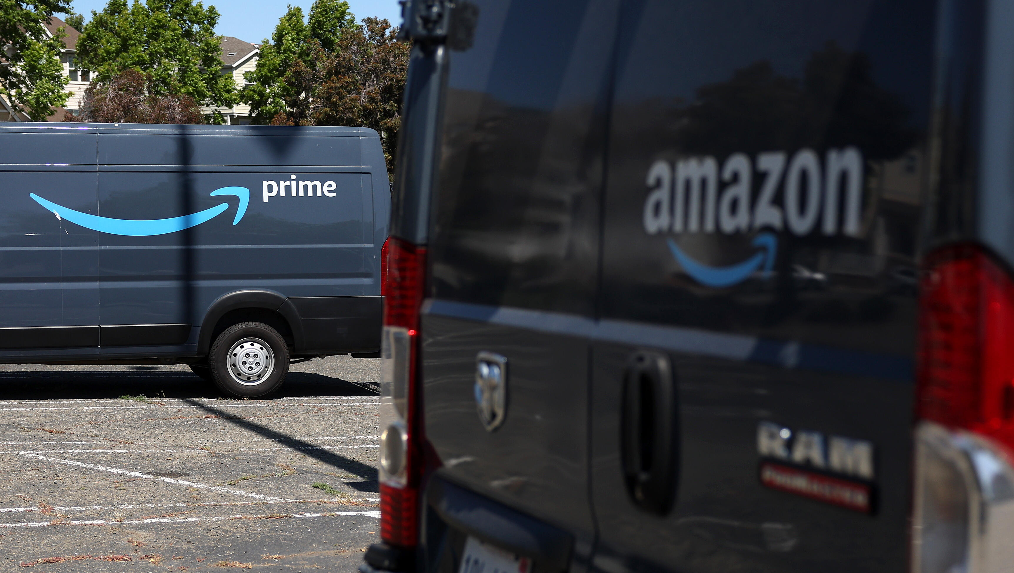Amazon Denies Plans to Show Tariff Costs Next to Prices