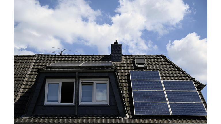 GERMANY-ALTERNATIVE-ENERGY-SOLAR-POWER-PHOTOVOLTAICS