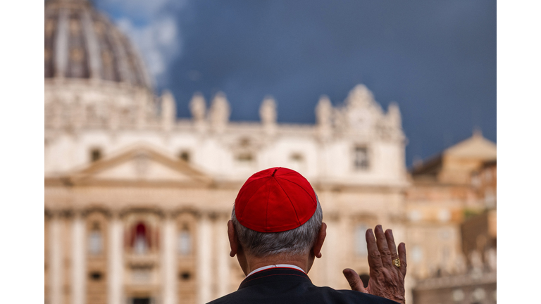 TOPSHOT-VATICAN-RELIGION-POPE