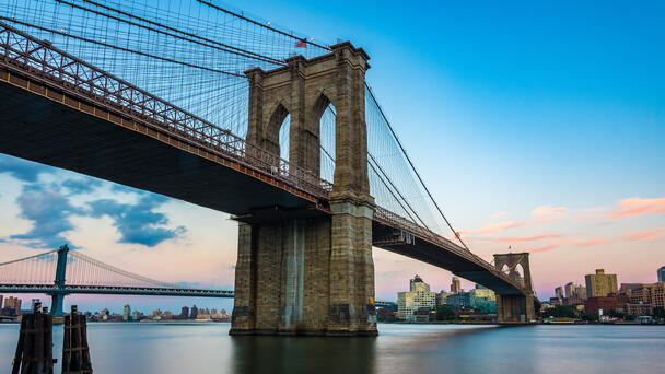 Multiple People Injured After Mexican Navy Ship Hits The Brooklyn Bridge
