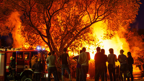 High Schoolers Returning From Prom Help Save Family From House Fire