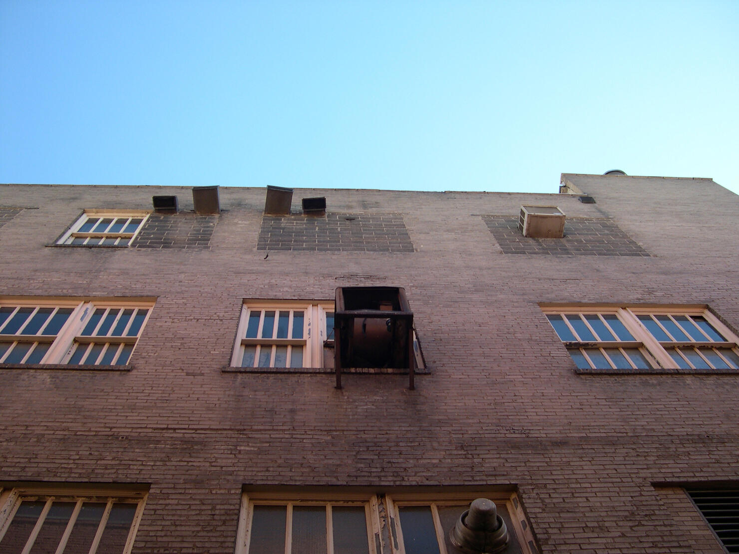 Alley Building