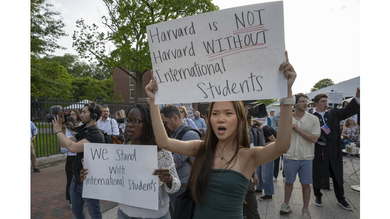 TOPSHOT-US-POLITICS-EDUCATION-HARVARD