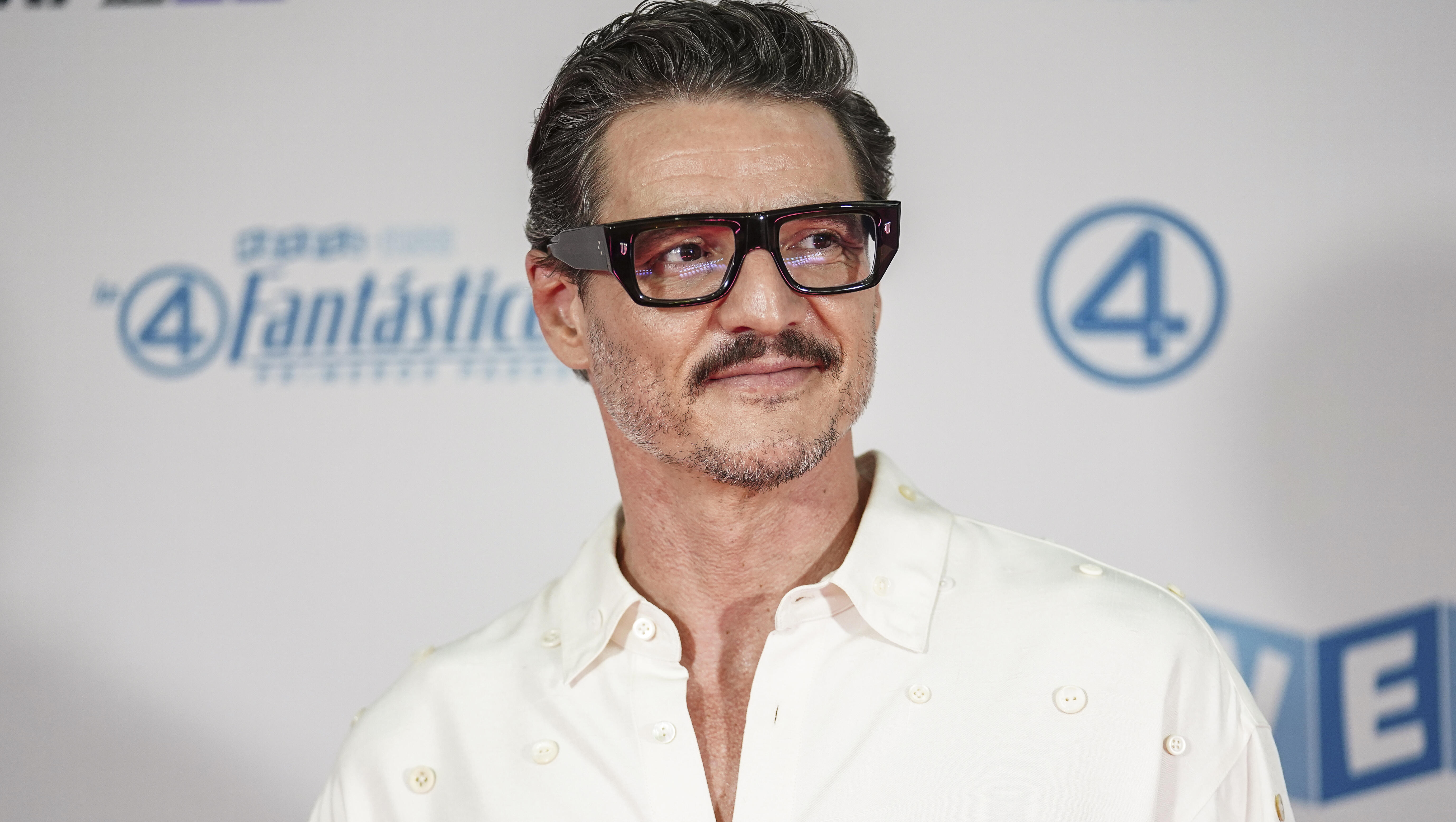 Pedro Pascal Flirts With Sean Evans 