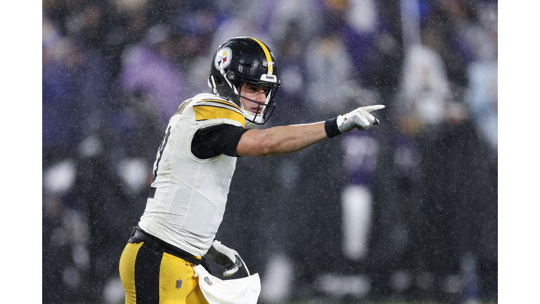 Pittsburgh Steelers v Baltimore Ravens