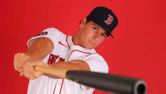 Dirty Laundry: Top Red Sox Prospect Anthony Hides from Autograph Seekers