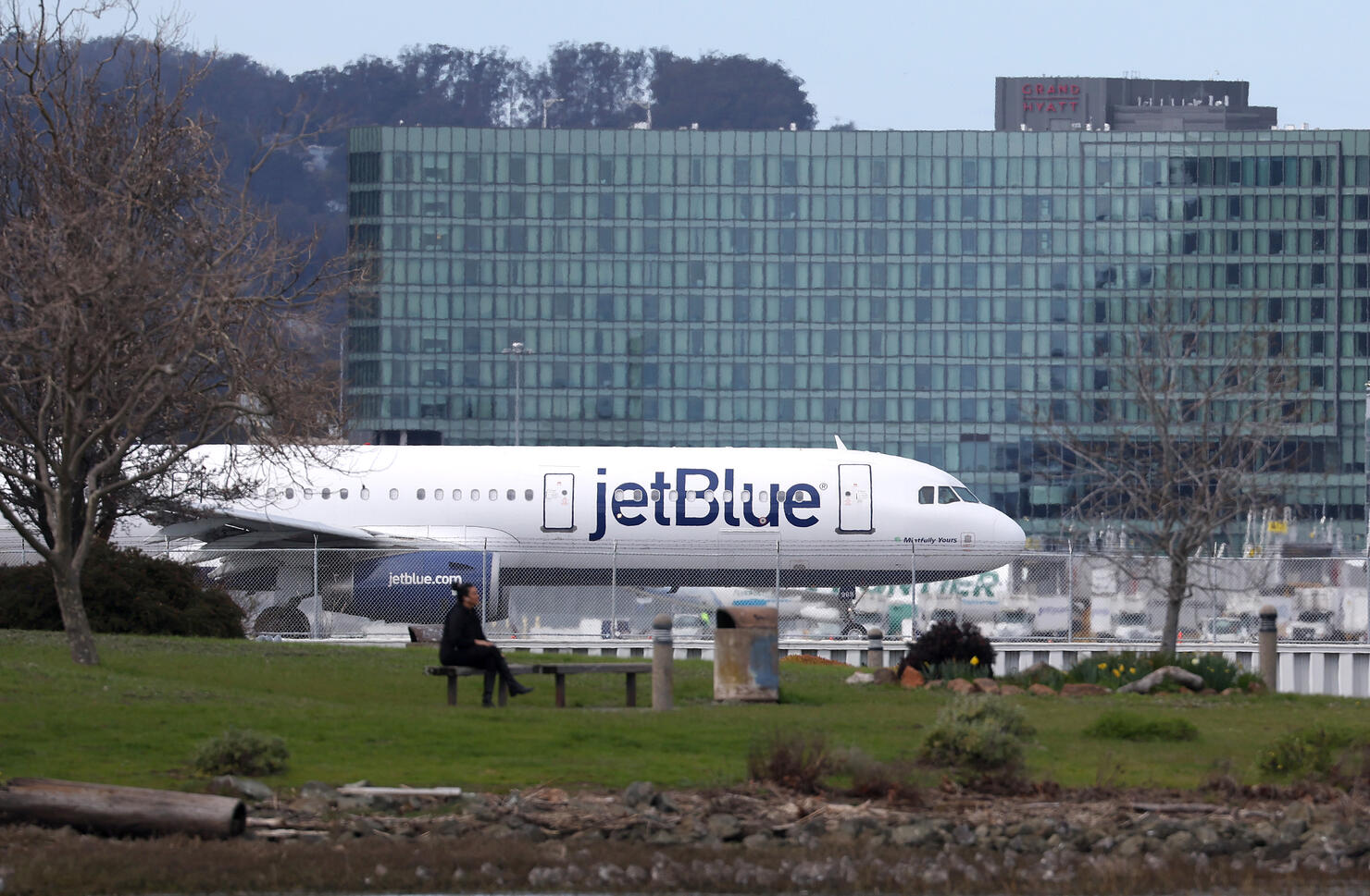 Justice Department Sues To Block Jetblue Purchase Of Spirit Airlines