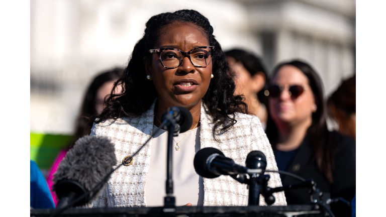 House Democrats Make Announcement On Resolution For Emergency Abortion Care