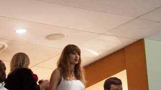 How Taylor Swift’s Surprise Hospital Visit Sparked $15K in Kindness 💖