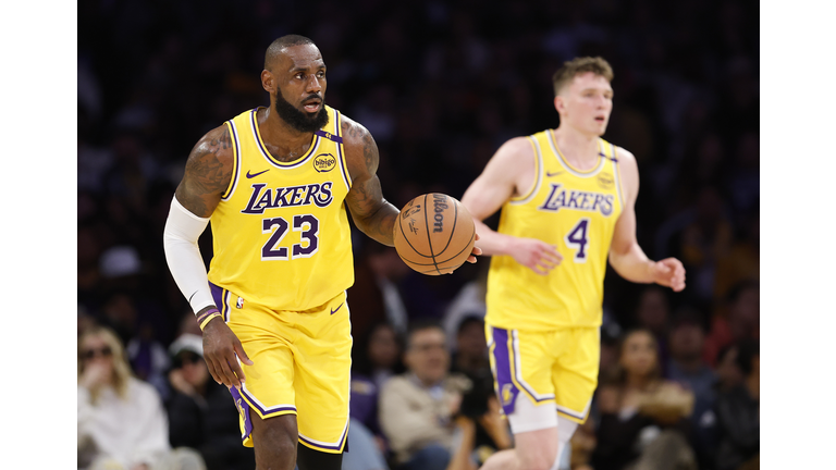 Cleveland Cavaliers v Los Angeles Lakers