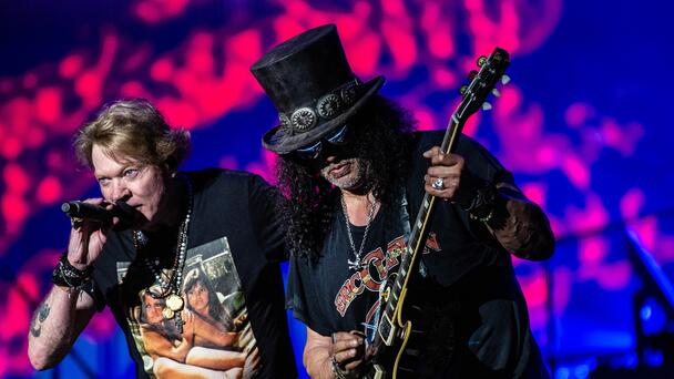Music News: Top 50 American Bands of All Time, Foo Fighters, GNR, and More!