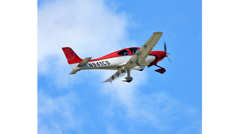 CIRRUS DESIGN CORP. - Model: SR22T
