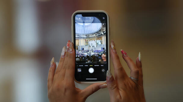 Legislative Committee Approves School Cell Phone Ban