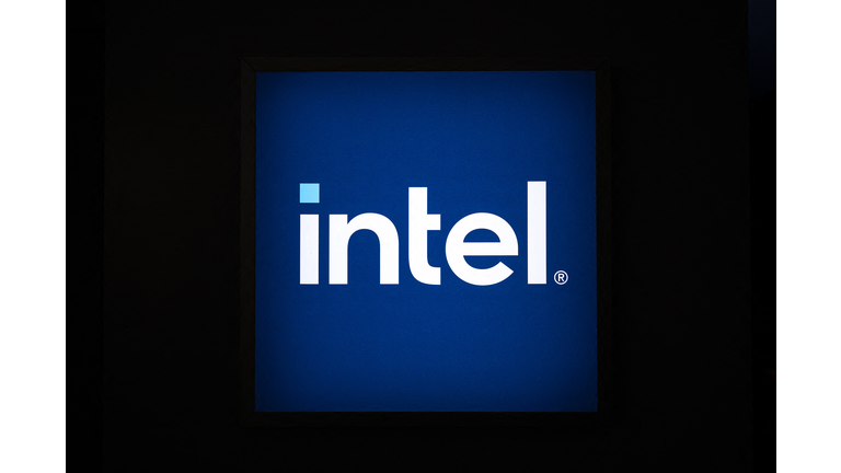 SWITZERLAND-DAVOS-POLITICS-ECONOMY-INTERNET-COMPUTER-INTEL