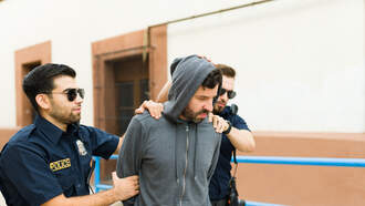 Andy Woods - Good Samaritan Helps Cop Chase Down Shoplifter