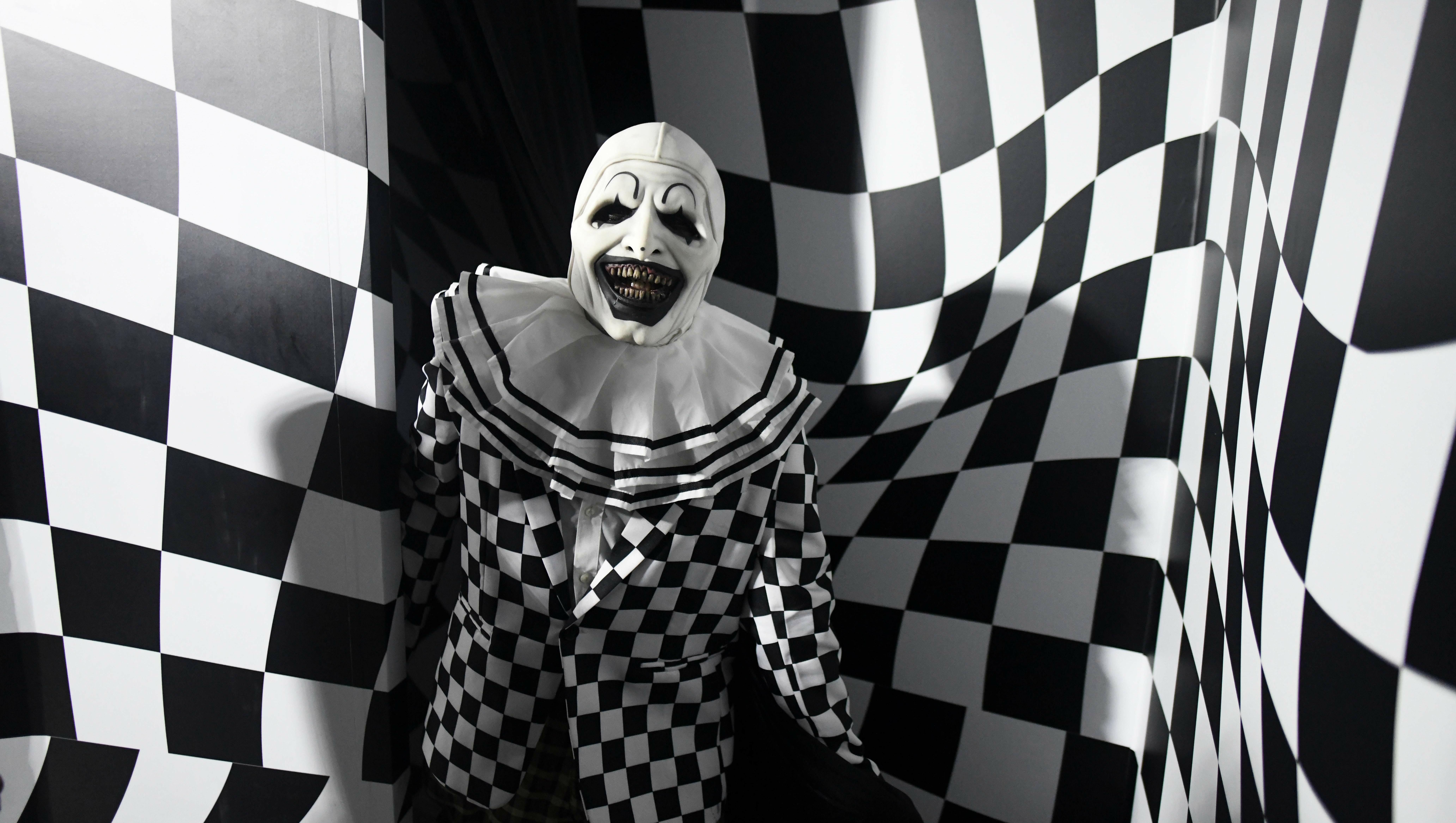 Scare Zones Announcement Time!