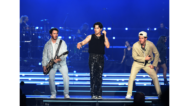 Jonas Brothers Five Albums. One Night. The World Tour. - Las Vegas, NV
