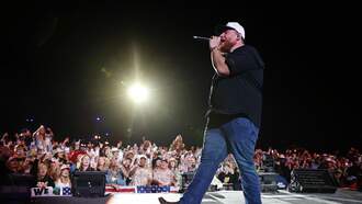 WATCH: Luke Combs And Alex Warren Sing 'Ordinary' At Lollapalooza