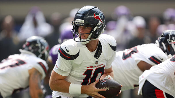Texans' Mills throws touchdown, leads offense in preseason loss to Vikings