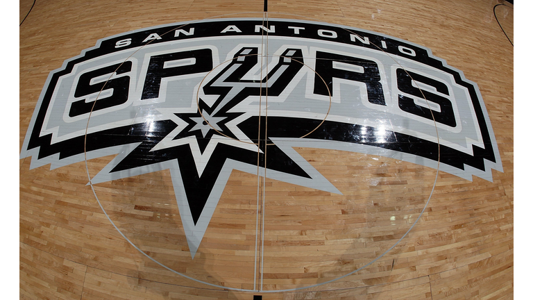 Dallas Mavericks v San Antonio Spurs, Game 1