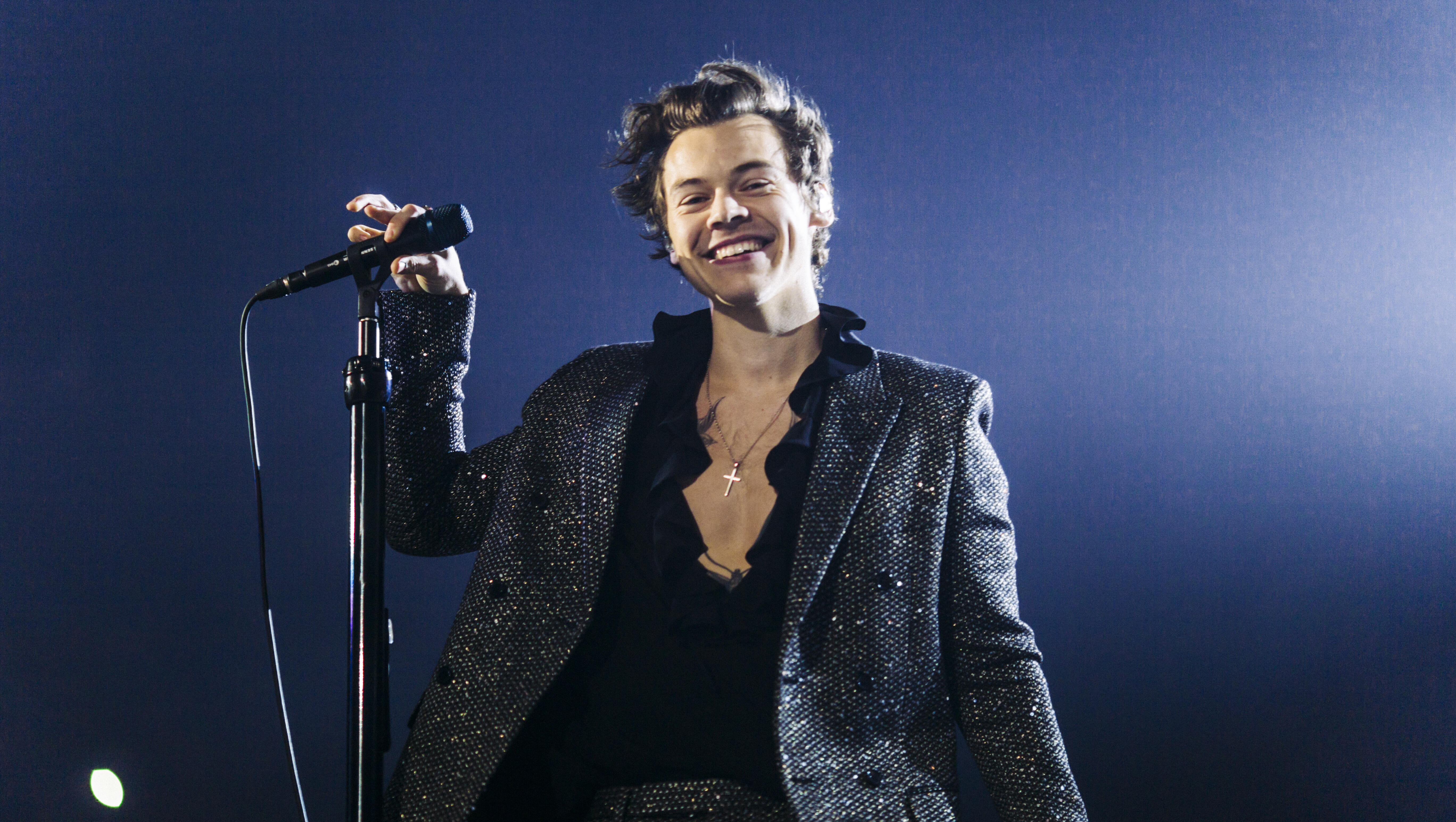 Harry Styles Was Spotted Out With WHO!?