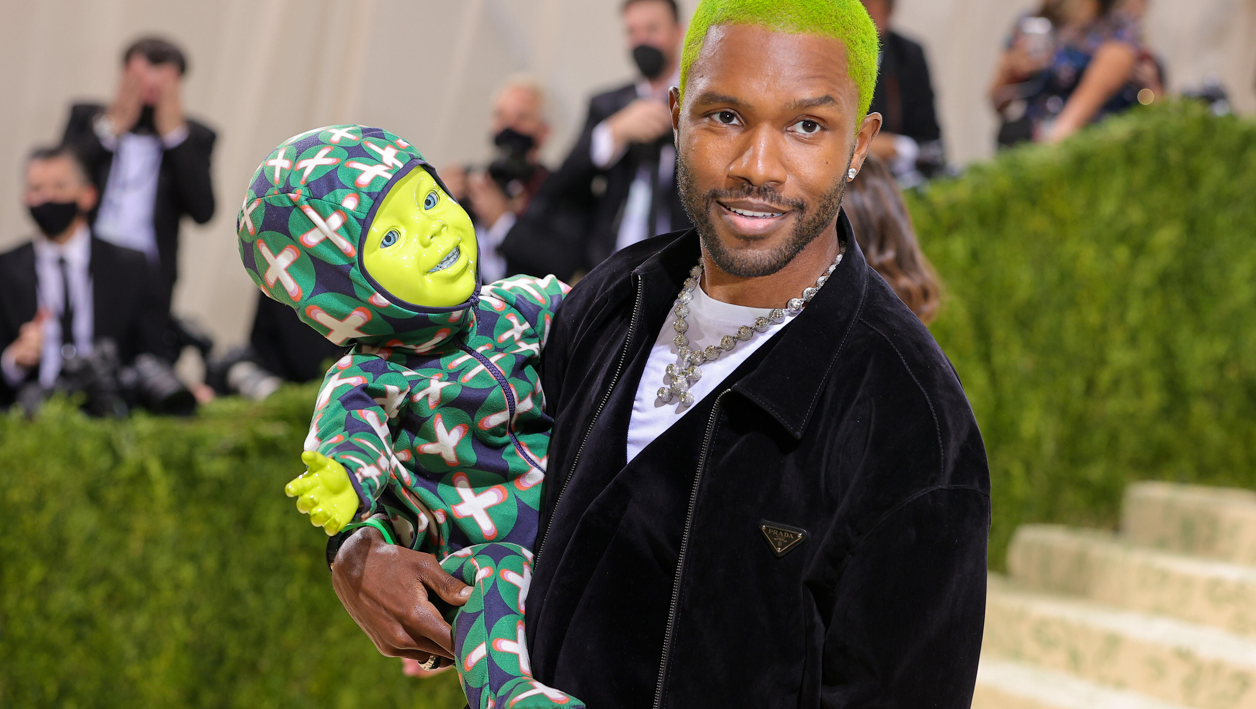 Frank Ocean Stuns Shirtless At The Beach 