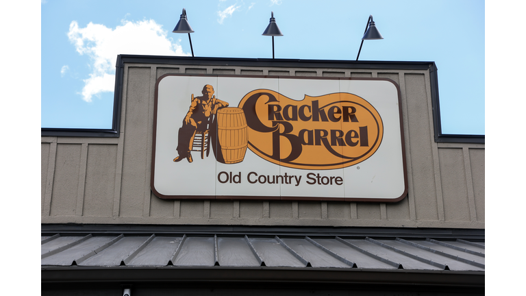 Cracker Barrel Redesigns Its Logo