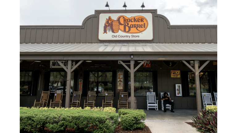 Cracker Barrel Redesigns Its Logo