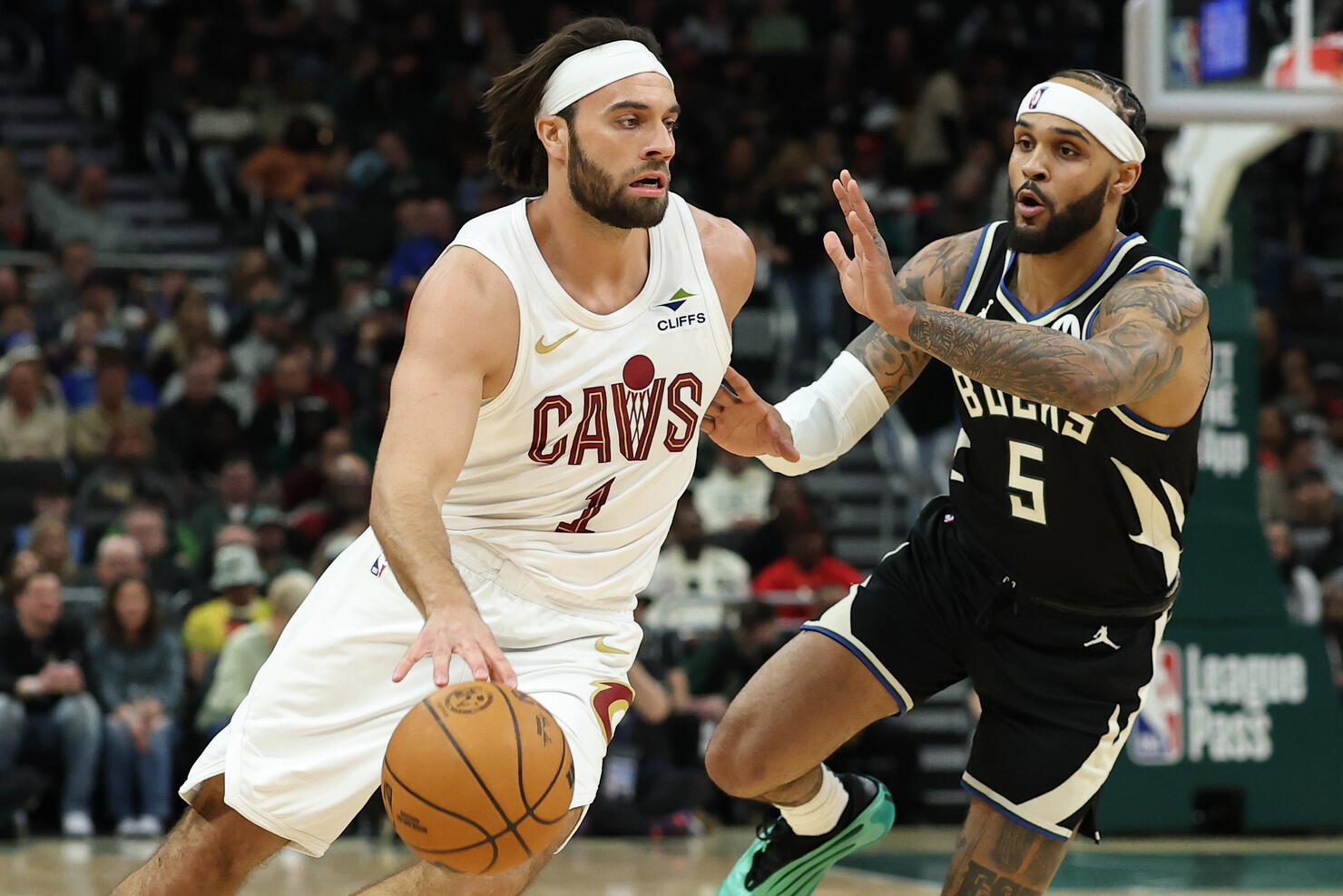 Cleveland Cavaliers v Milwaukee Bucks