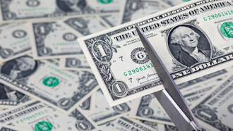 Most Of Us Spend A Third Of Our Paycheck Within 12 Hours