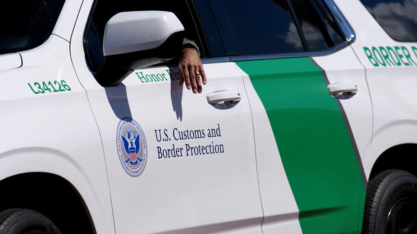 Border Patrol Arrests 2 Firefighters Battling Wildfire In Washington