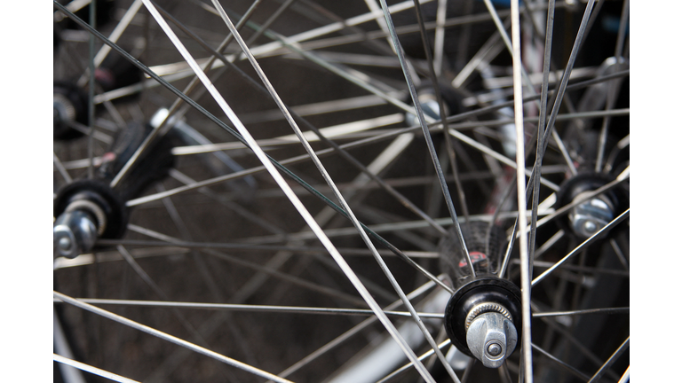 TDF2007-CYCLING-ILLUSTRATION-SPOKES