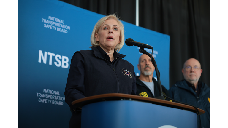 American Airlines Plane And Black Hawk Helicopter Crash Near Reagan National Airport