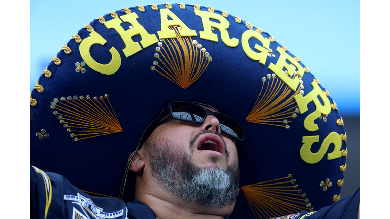 Denver Broncos v Los Angeles Chargers - NFL 2025