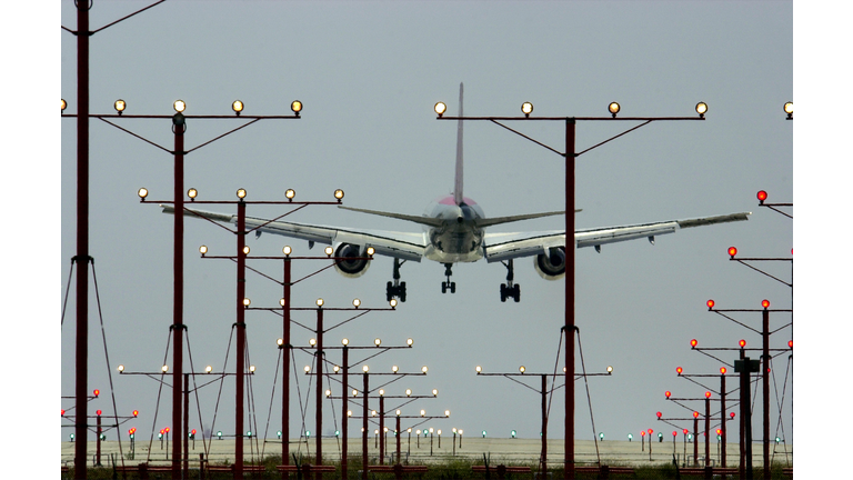 LAX Found Worst in Runway Near-Crashes