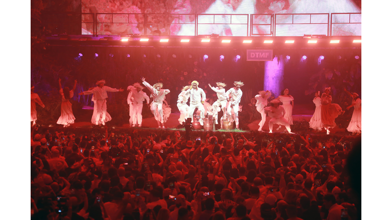 Bad Bunny: "No Me Quiero Ir De Aqui" Residencia En El Choli